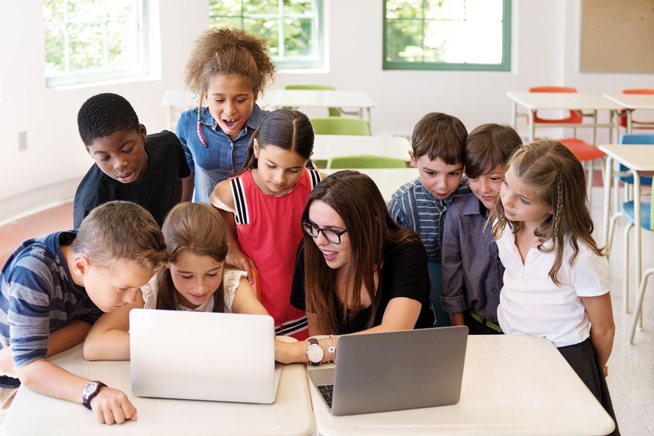  group of kids learning